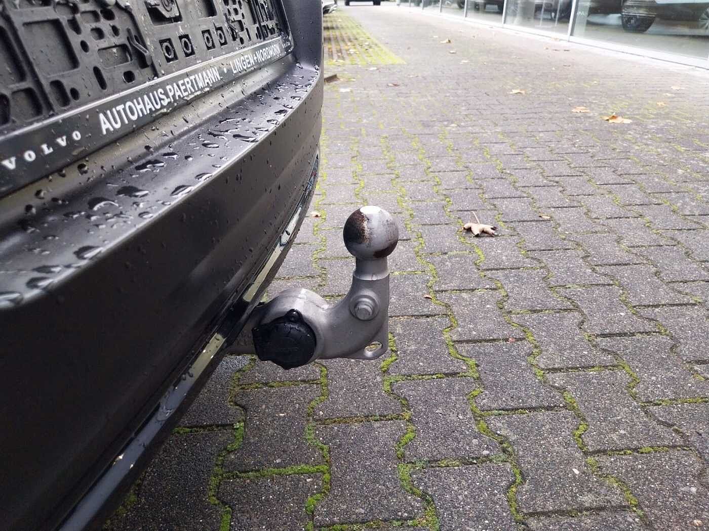 Volvo  B4 Ultra Black Edition 2WD