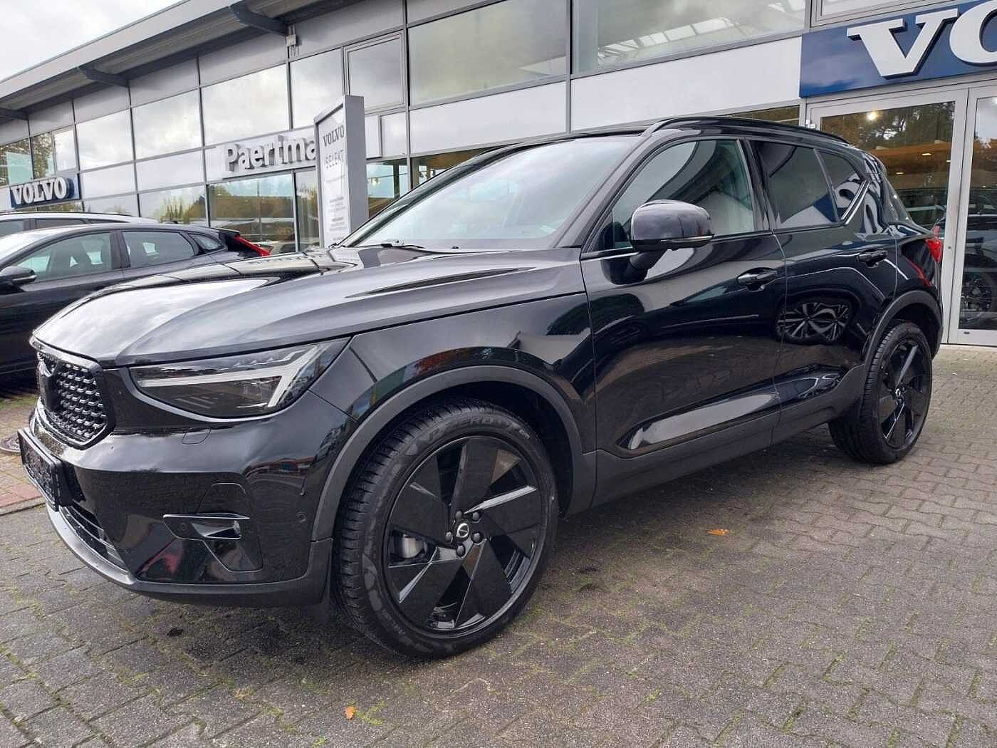 Volvo  B4 Ultra Black Edition 2WD