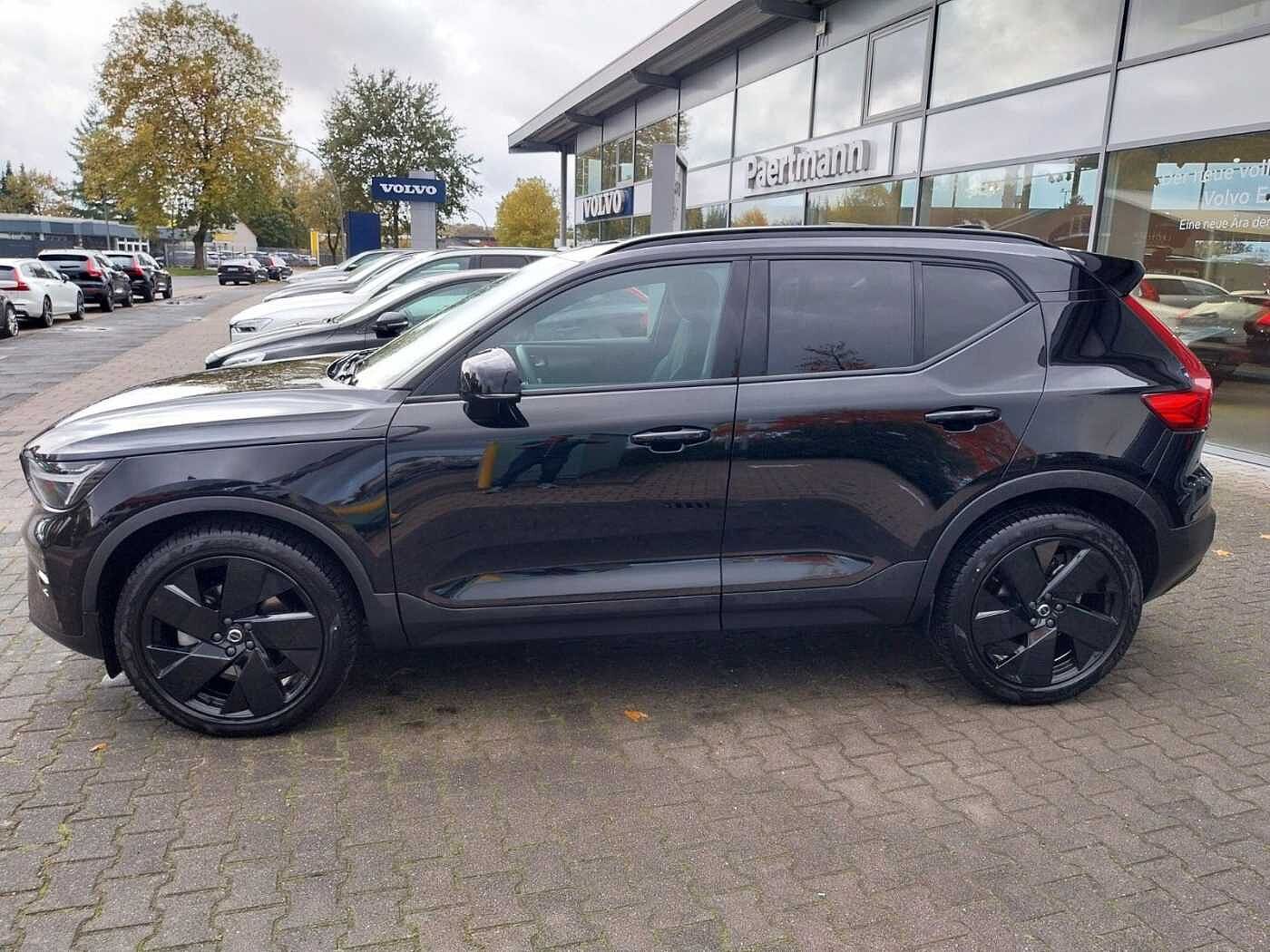 Volvo  B4 Ultra Black Edition 2WD