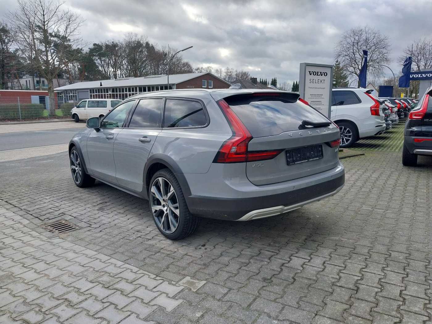 Volvo  B4 Cross Country Ultimate AWD