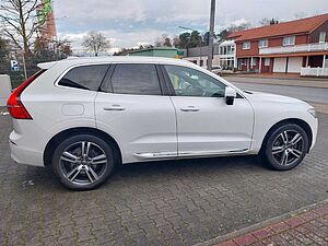 Volvo  T5 Inscription + Xeniumpaket + AHK schwenk.