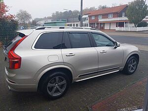 Volvo  D5 Momentum AWD LED, AHK, Navi,