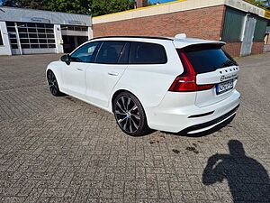 Volvo  B4  Ultra Dark