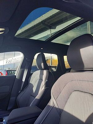 Volvo  Plus Black Edition Recharge Plug-In Hybrid