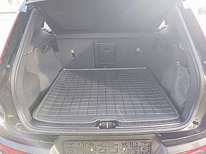 Volvo  B4 Plus Dark 2WD