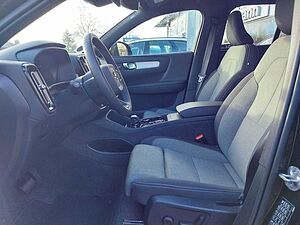 Volvo  B4 Plus Dark 2WD