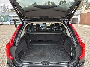 Volvo  Ultra Dark T8 Recharge Plug-In Hybrid AWD
