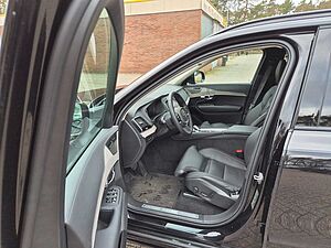 Volvo  Ultra Dark T8 Recharge Plug-In Hybrid AWD