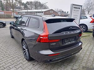 Volvo  Kombi Plus Dark Recharge Plug-In Hybrid AWD