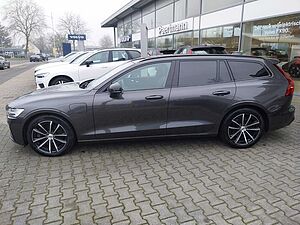 Volvo  Kombi Plus Dark Recharge Plug-In Hybrid AWD