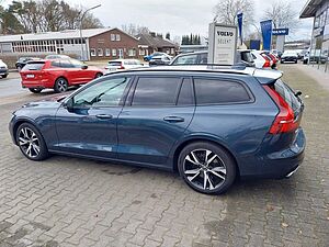 Volvo  Kombi Plus Dark Recharge Plug-In Hybrid AWD