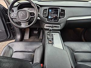 Volvo  Momentum D5 AWD