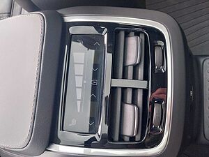 Volvo  Ultimate Bright Recharge Plug-In Hybrid AWD