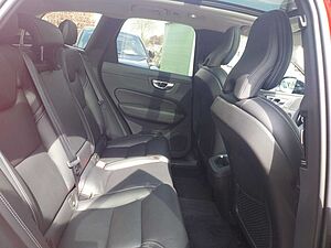 Volvo  B4 Plus Dark 'belüftete Sitze, Panorama'