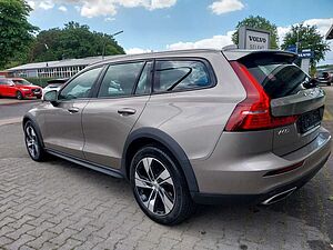 Volvo  B4 D AWD Pro Auto