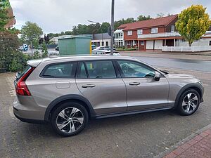Volvo  B4 D AWD Pro Auto