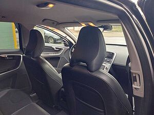 Volvo  Momentum 2WD