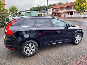 Volvo  Momentum 2WD