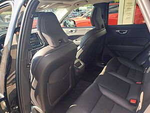 Volvo  B4 Plus Dark 2WD 'Panoramadach'