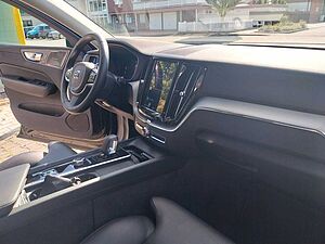 Volvo  B4 Plus Dark 2WD 'Panoramadach'