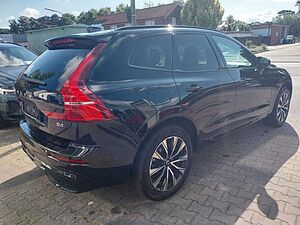 Volvo  B4 Plus Dark 2WD 'Panoramadach'