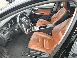 Volvo  D5 Kombi Momentum