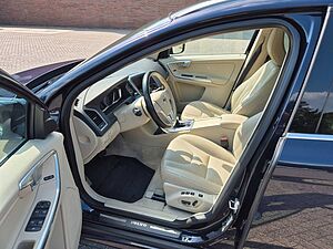 Volvo  D4 Autom. Summum AWD AHK