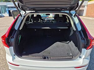 Volvo  Ultimate Dark AWD B4
