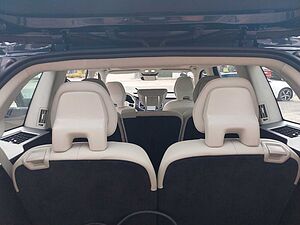 Volvo  T8 Ultra Dark Plug-In Hybrid AWD B&W Sound