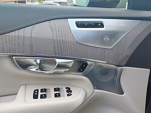 Volvo  T8 Ultra Dark Plug-In Hybrid AWD B&W Sound
