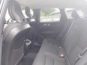 Volvo  B4 Momentum Pro AWD, AHK