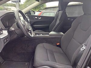 Volvo  B4 Momentum Pro AWD, AHK