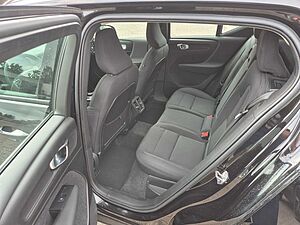Volvo  Momentum Pro 2WD T3