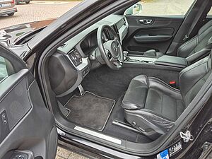 Volvo  R Design 2WD T4
