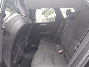 Volvo  B4 Momentum Pro AWD, AHK
