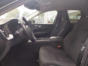 Volvo  B4 Momentum Pro AWD, AHK