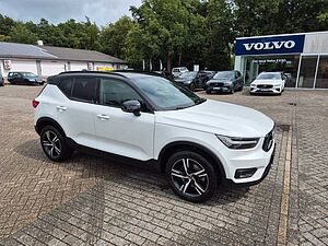 Volvo  R-Design  D4 AWD