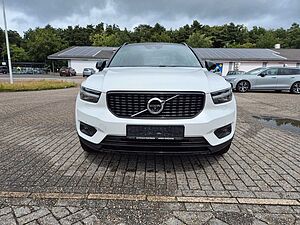 Volvo  R-Design  D4 AWD