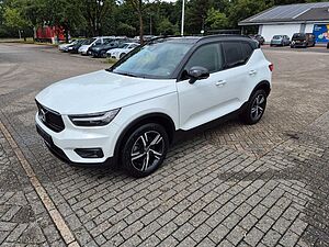 Volvo  R-Design  D4 AWD