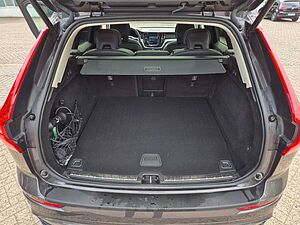 Volvo  Plus Dark Recharge Plug-In Hybrid AWD