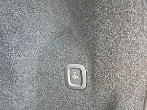 Volvo  Plus Dark Recharge Plug-In Hybrid AWD