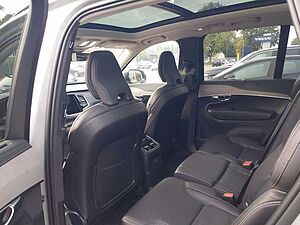 Volvo  Plus Dark Recharge Plug-In Hybrid AWD