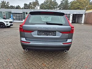 Volvo  Momentum 2WD
