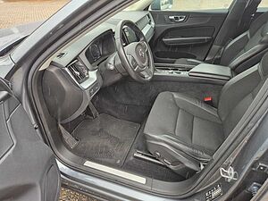 Volvo  Momentum 2WD