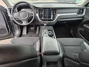 Volvo  Momentum 2WD