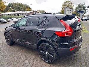 Volvo  B4 Ultra Black Edition 2WD