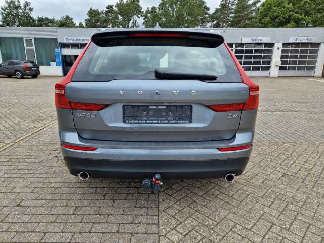 Volvo  D4 Momentum 2WD, Autom. AHK