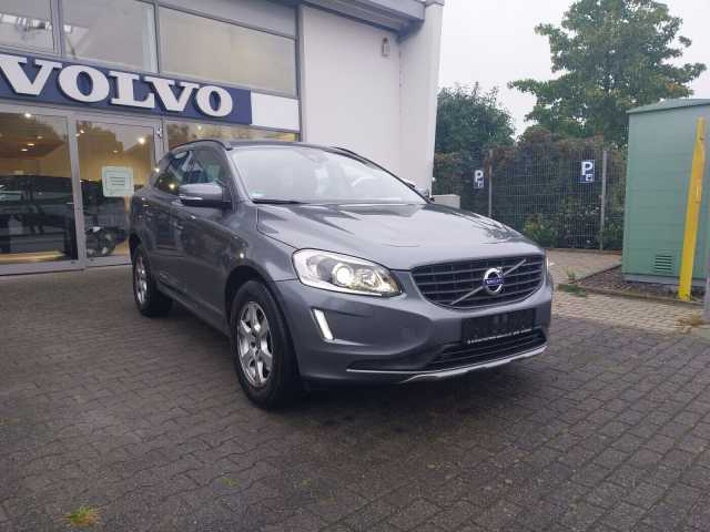 Volvo  D3 Autom. AHK, Navi, Kindersitze integr.