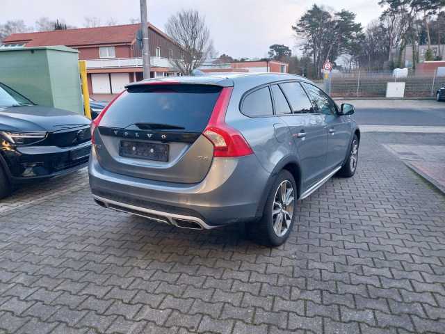 Volvo  D4 Cross Country Summum Standheizung ACC