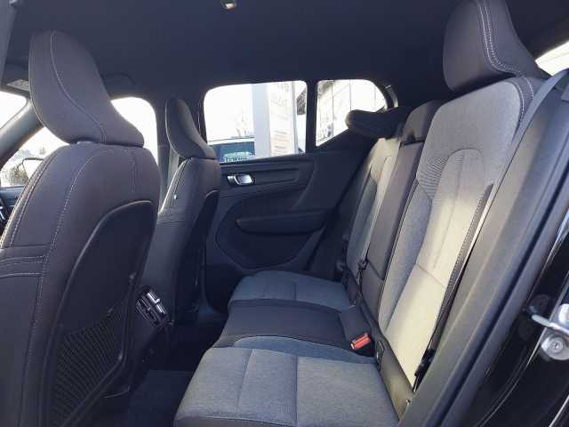 Volvo  B4 Plus Dark 2WD